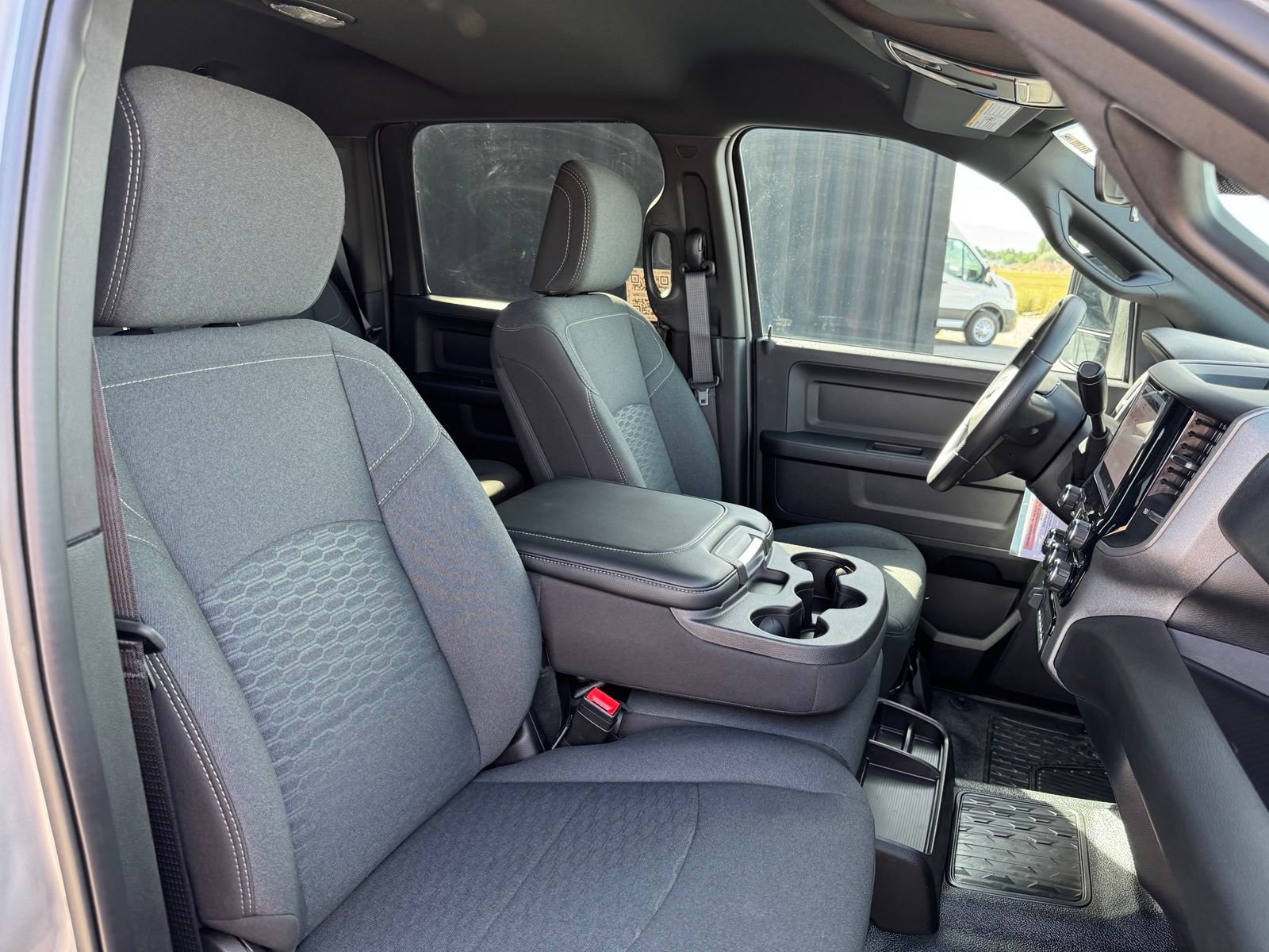 New 2027 RAM 4500 4x4 Crew Cab DRW w/ Laramie Trim Package image 33