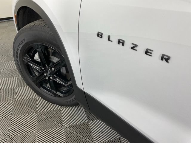 Used 2025 Chevrolet Blazer LT w/ Convenience Package FWD image 33