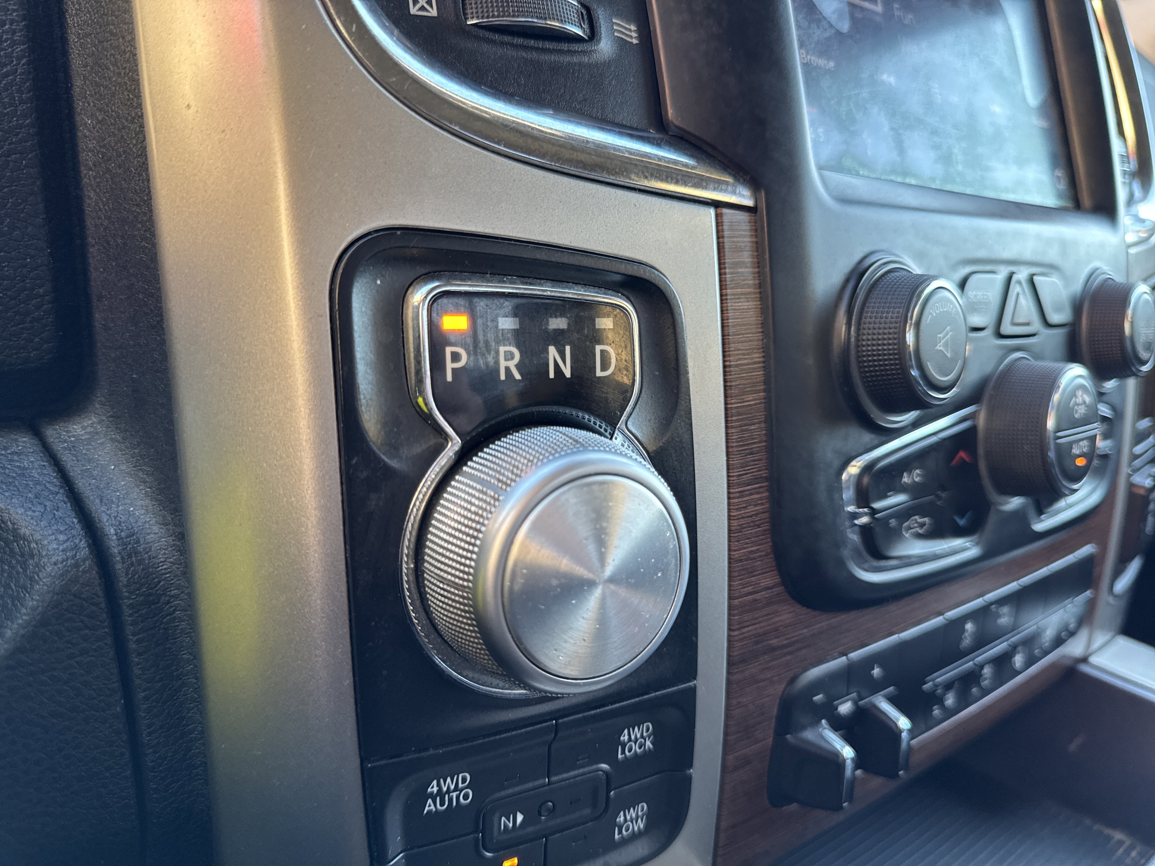 Used 2018 RAM 1500 Laramie image 21