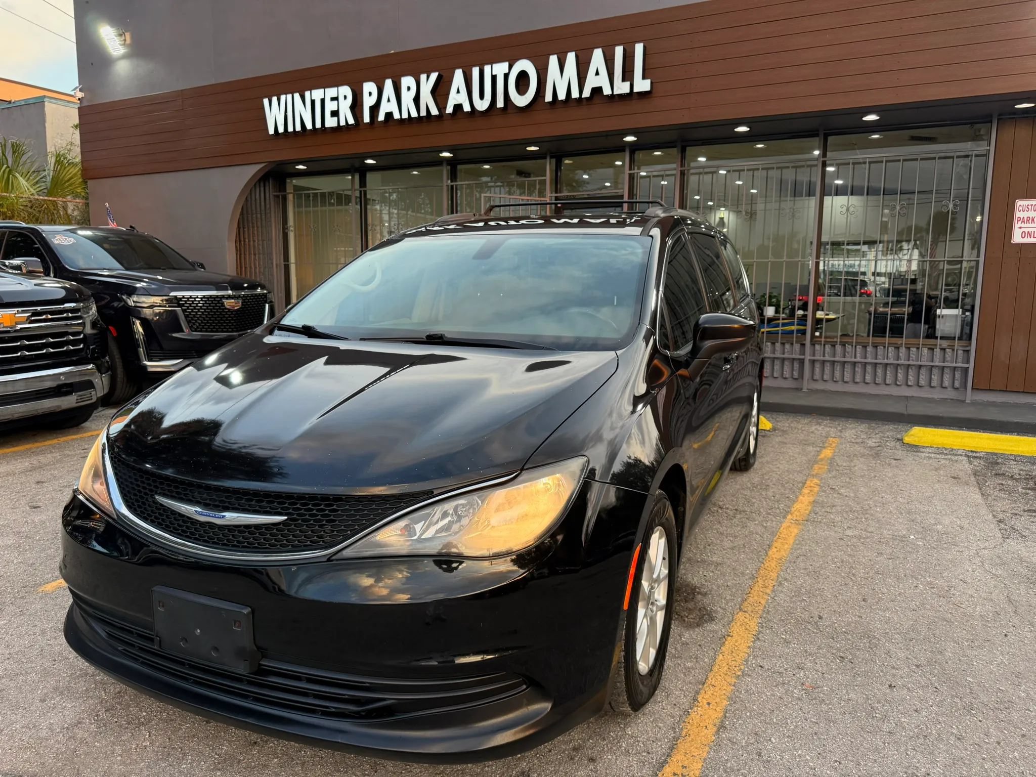 Used 2020 Chrysler Voyager Lxi FWD image 1