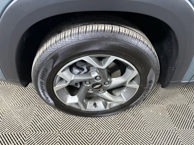 Used 2025 Chevrolet Trax LT image 10