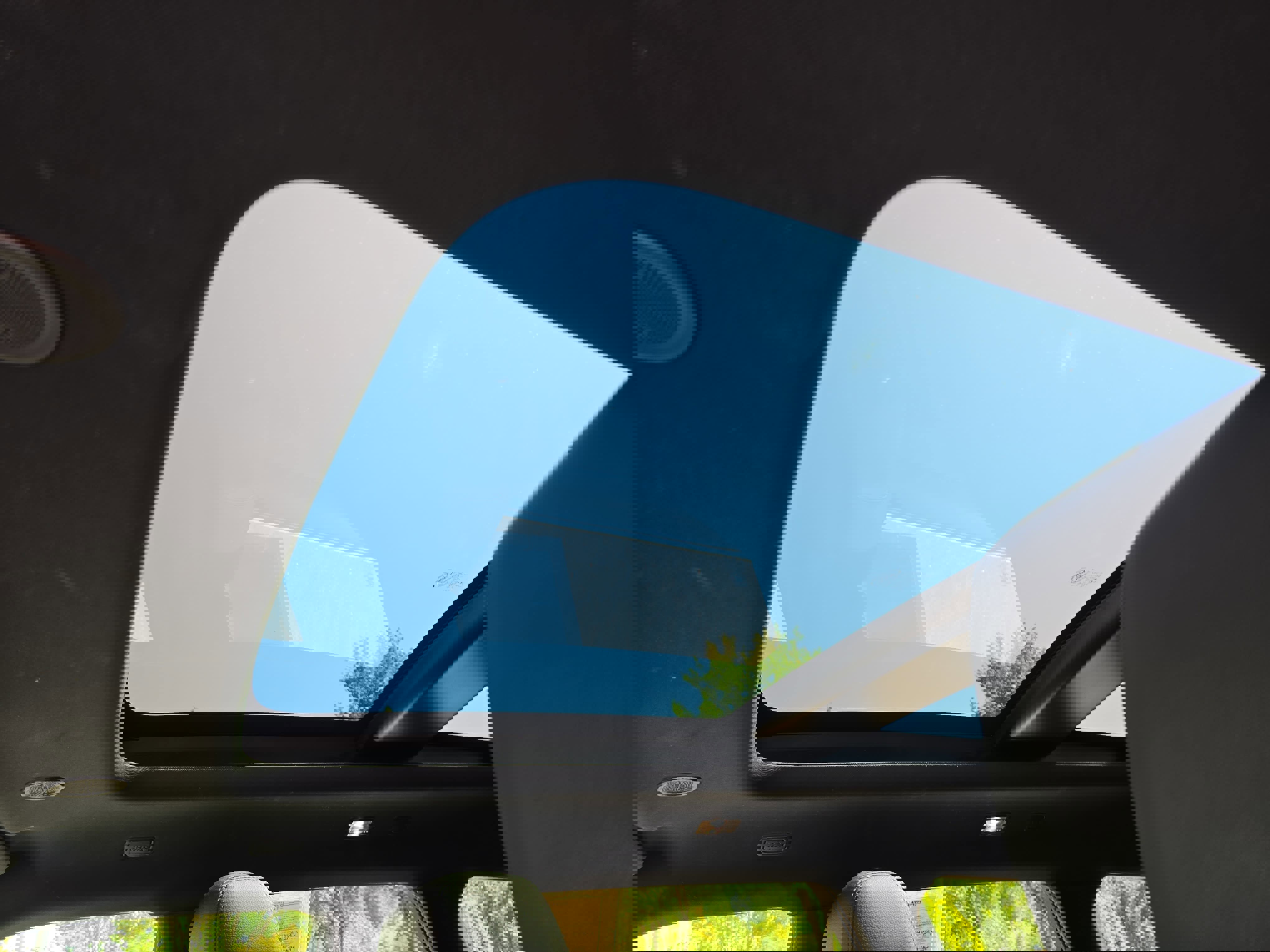 Certified 2023 Land Rover Range Rover Evoque SE image 30