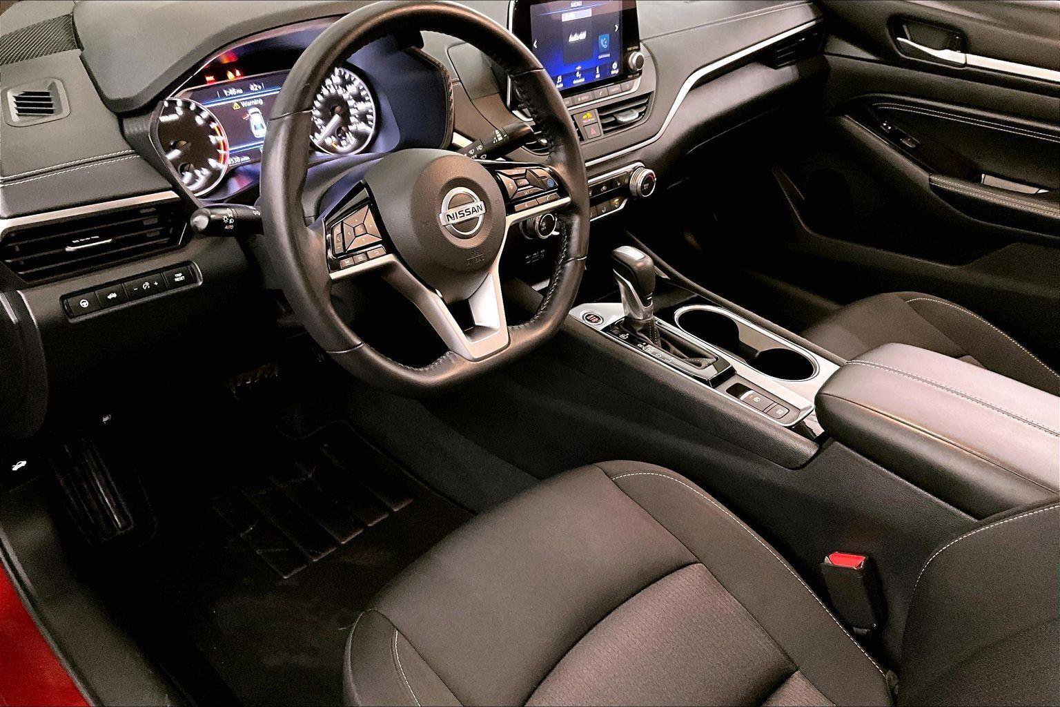 Used 2021 Nissan Altima 2.5 SV w/ SV Premium Package image 12