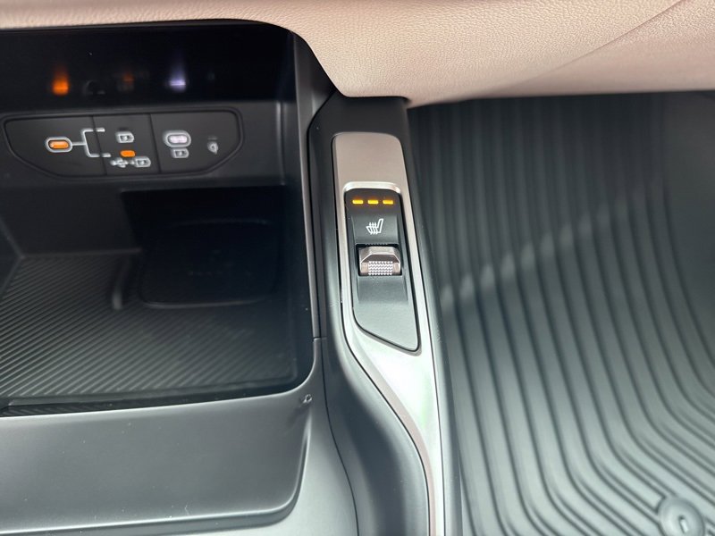 Used 2025 Kia Sorento S image 41