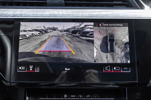 Used 2024 Audi Q8 e-tron Premium Plus w/ Premium Plus Package image 18