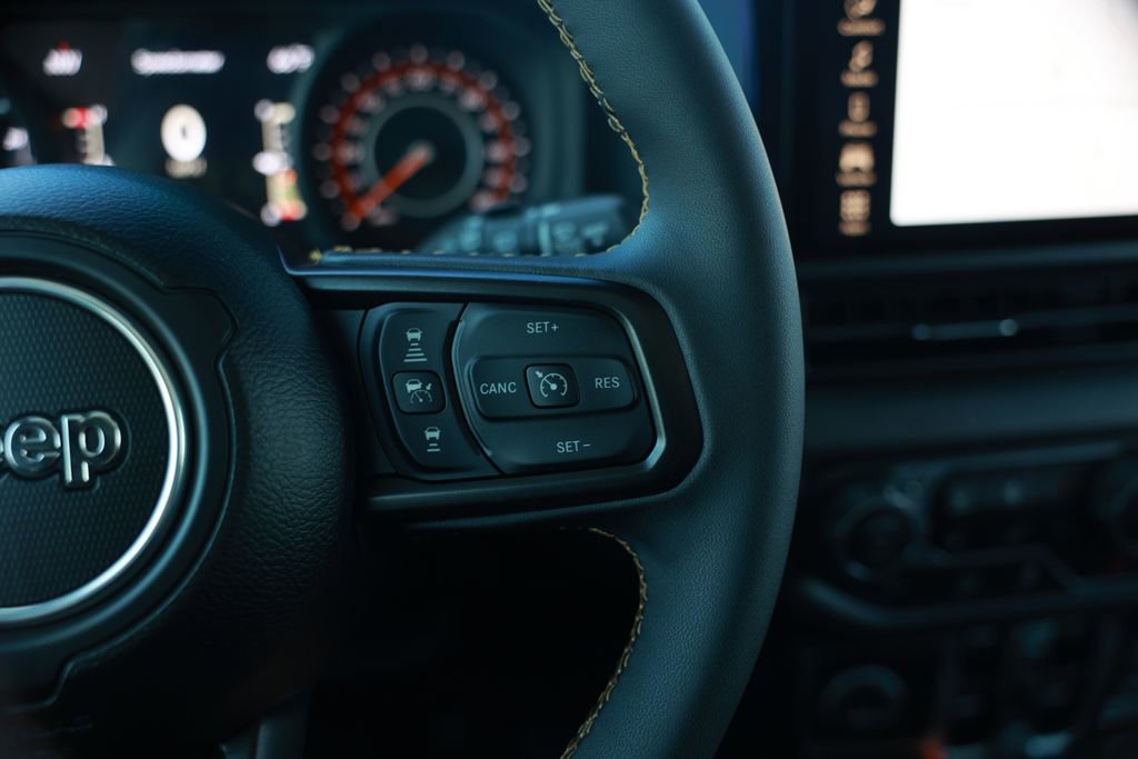 Used 2024 Jeep Wrangler Willys AWD/4WD image 23