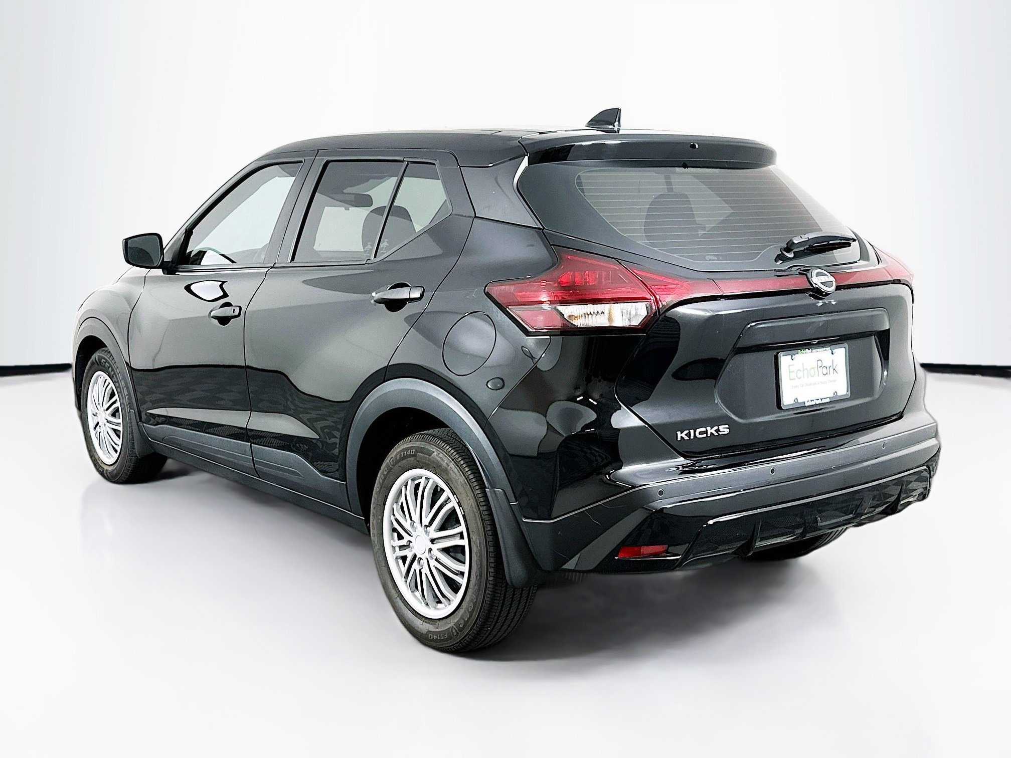 Used 2024 Nissan Kicks S FWD image 5