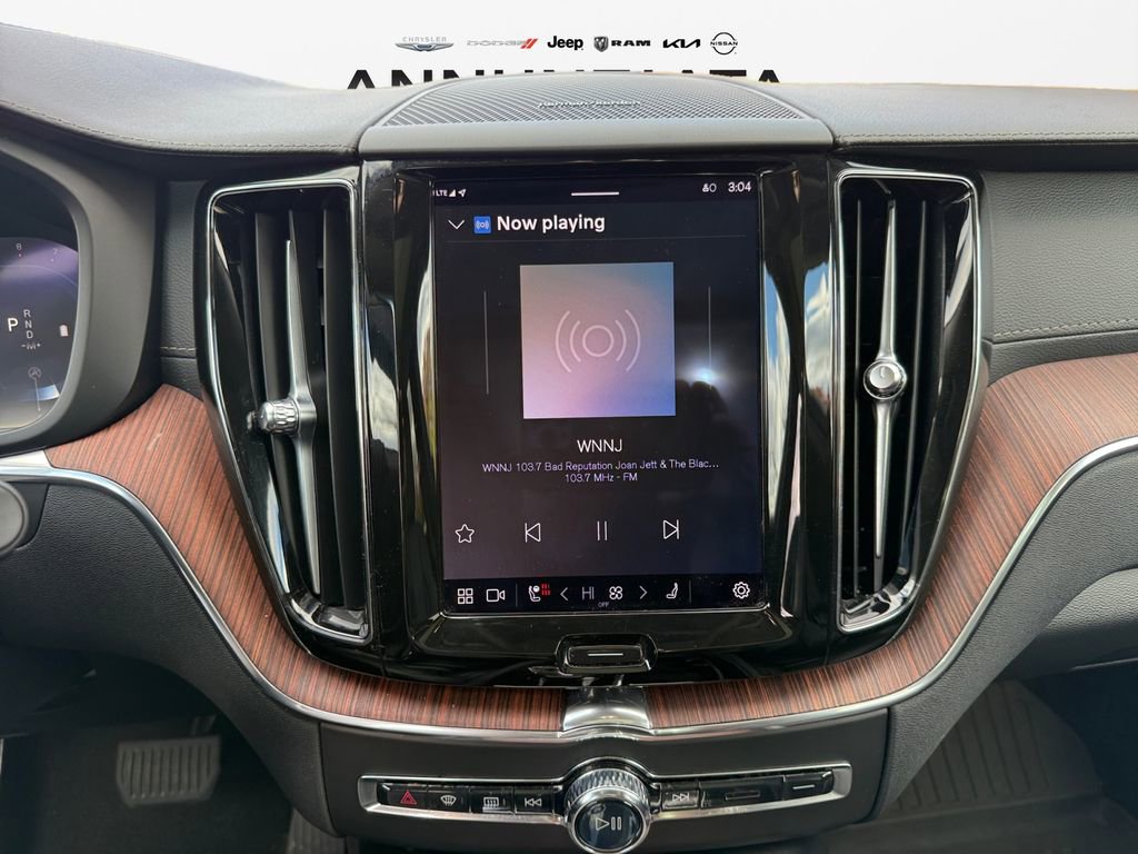 Used 2023 Volvo XC60 B6 Ultimate w/ Protection Package Premier image 13
