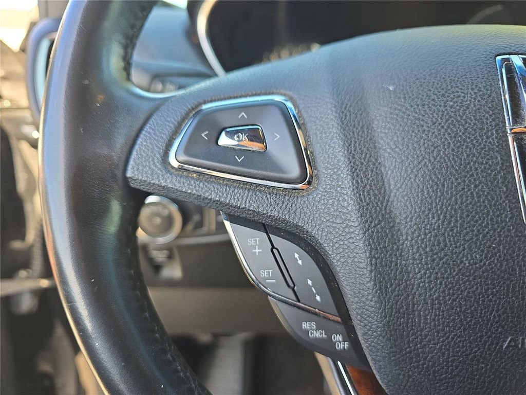 Used 2016 Lincoln MKX Reserve w/ Luxury Package image 24