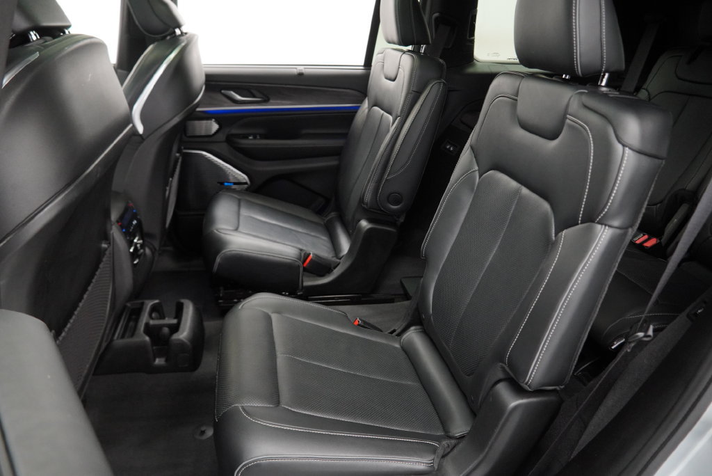 Used 2021 Jeep Grand Cherokee L Overland w/ Advanced Protech Group III AWD/4WD image 20