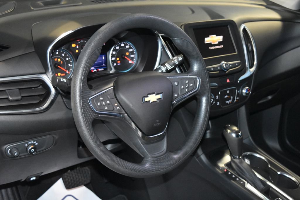 Used 2020 Chevrolet Equinox LT image 2