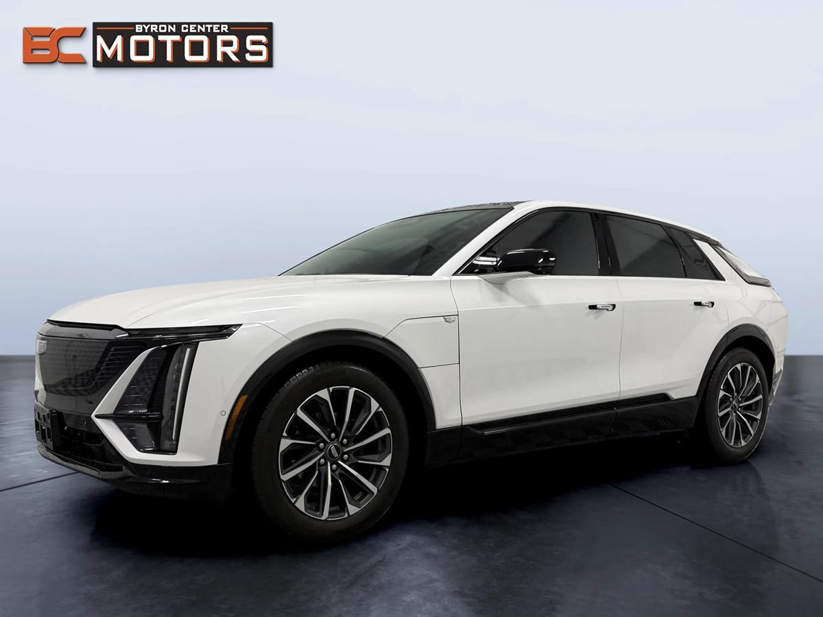 Used 2024 Cadillac Lyriq Sport RWD image 2