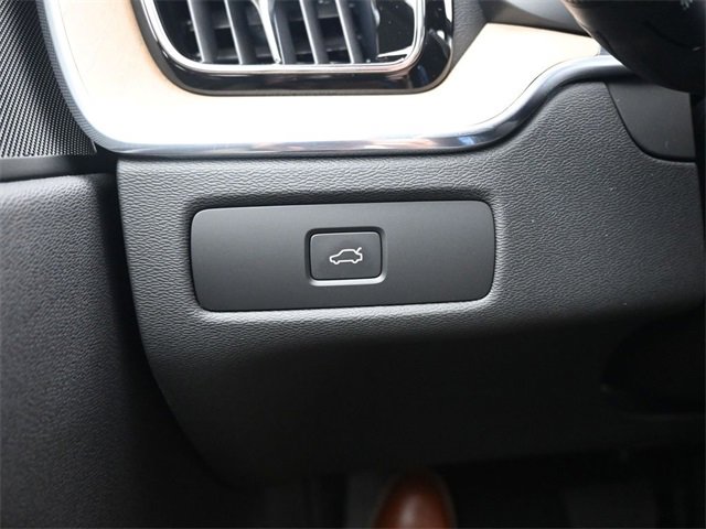 New 2026 Volvo XC60 B5 Plus w/ Protection Package Premier image 29