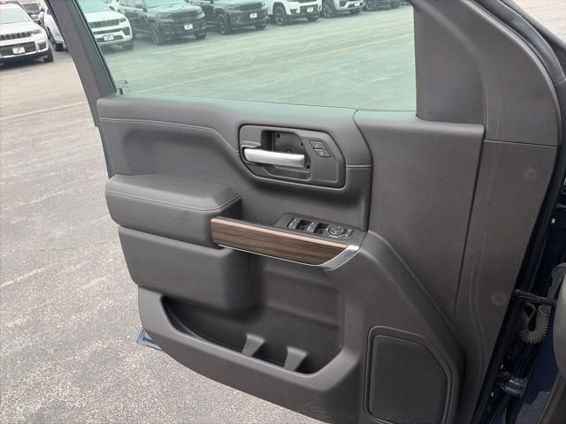 Used 2021 Chevrolet Silverado 1500 RST image 17