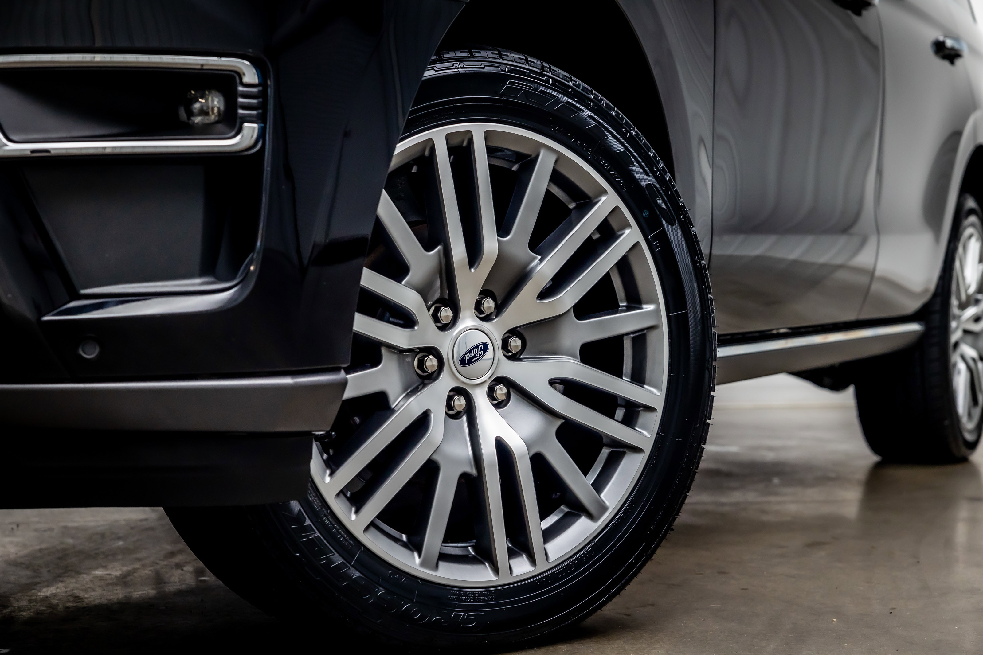 Used 2023 Ford Expedition Limited image 24