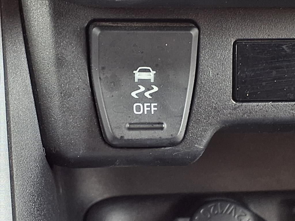 Used 2021 Toyota RAV4 XLE w/ Convenience Package image 16