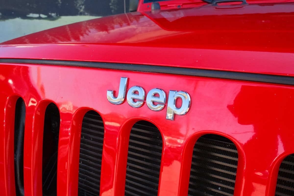 Used 2015 Jeep Wrangler Unlimited Sahara AWD/4WD image 34