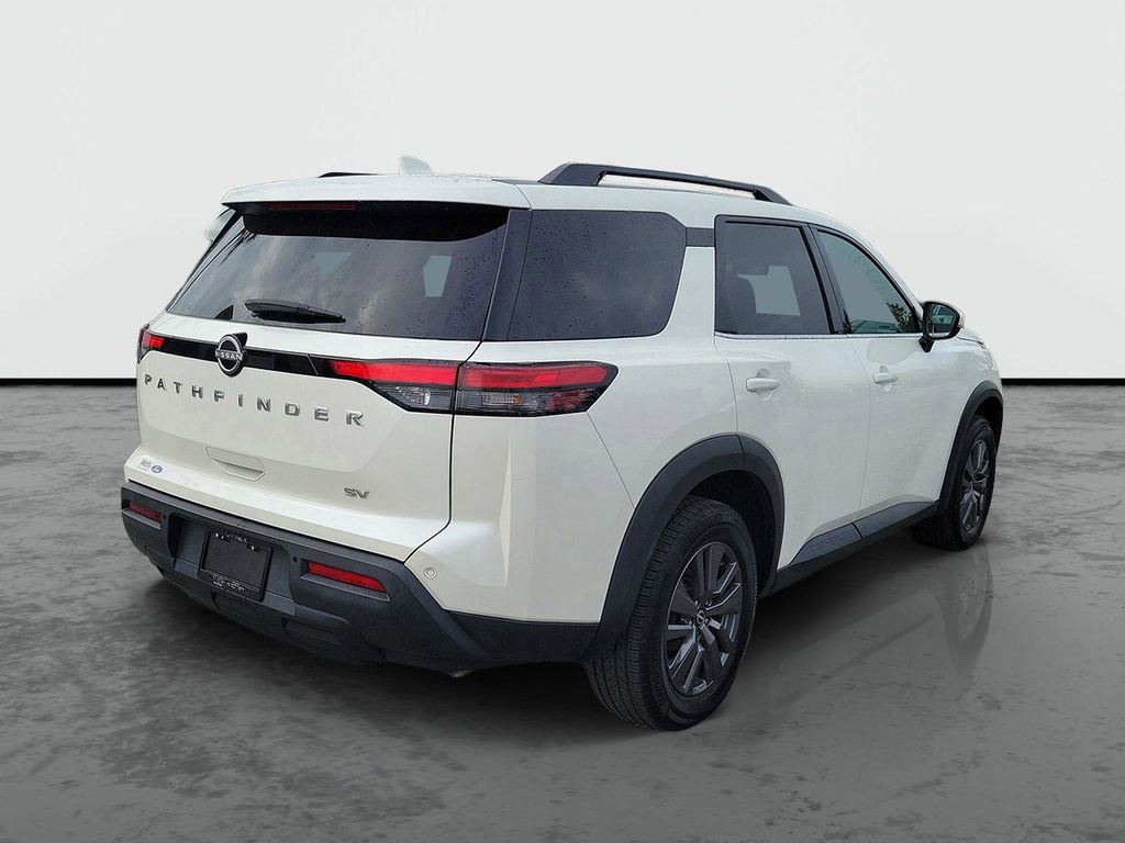 Used 2024 Nissan Pathfinder SV FWD image 2