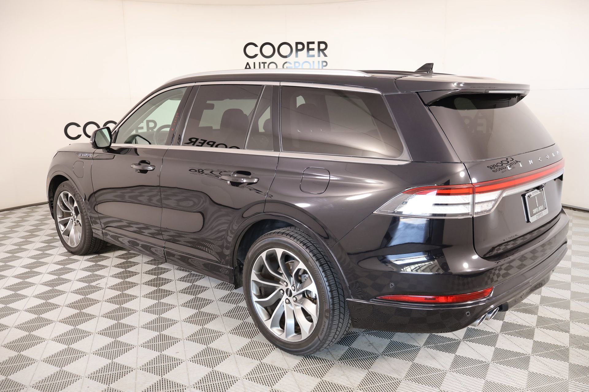 Used 2021 Lincoln Aviator Grand Touring w/ Equipment Group 302A image 25