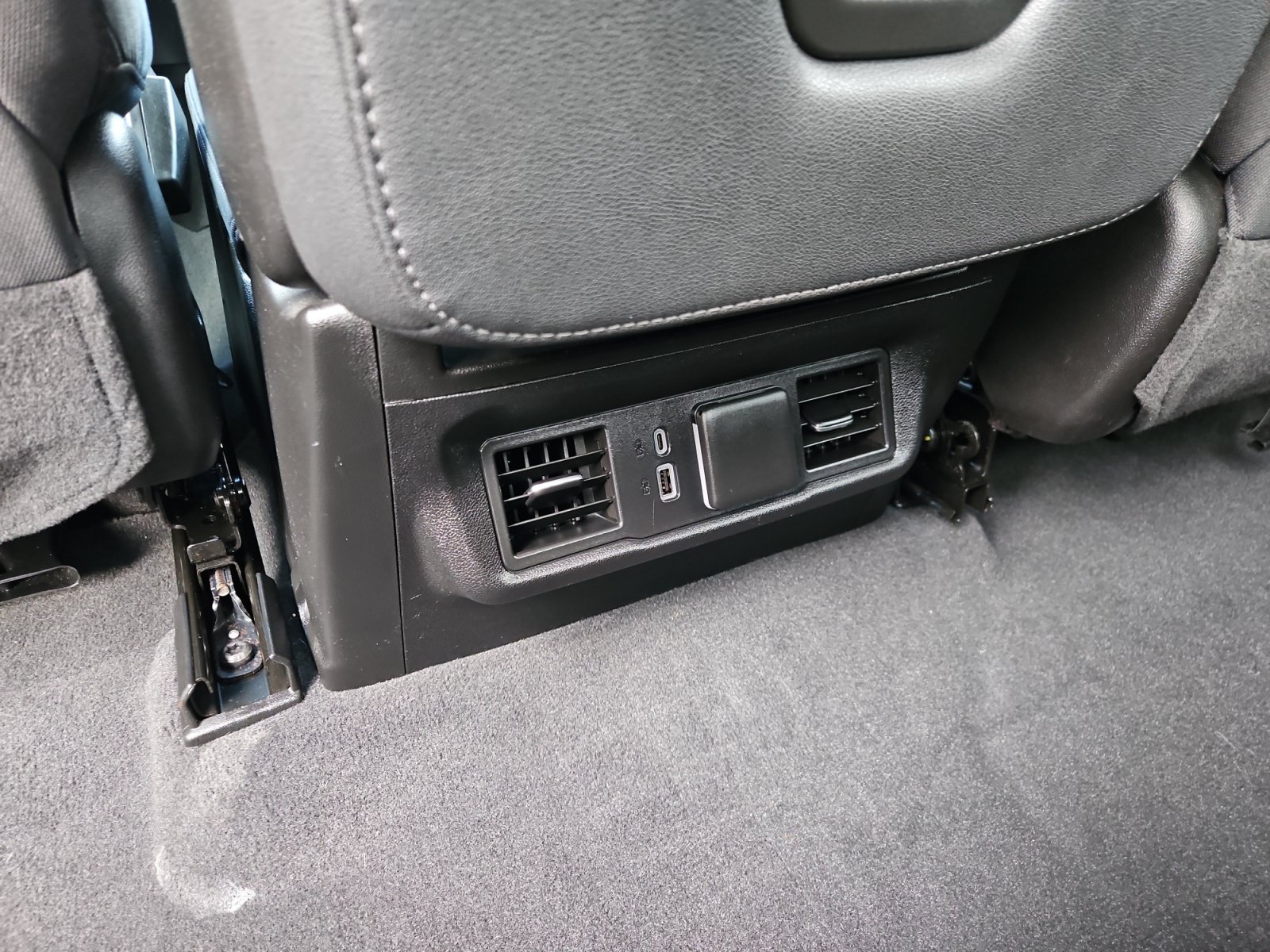 Used 2024 Chevrolet Silverado 1500 LT AWD/4WD image 21