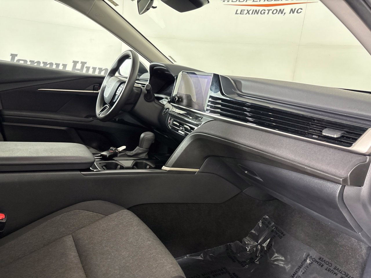Used 2025 Toyota Camry LE FWD image 30