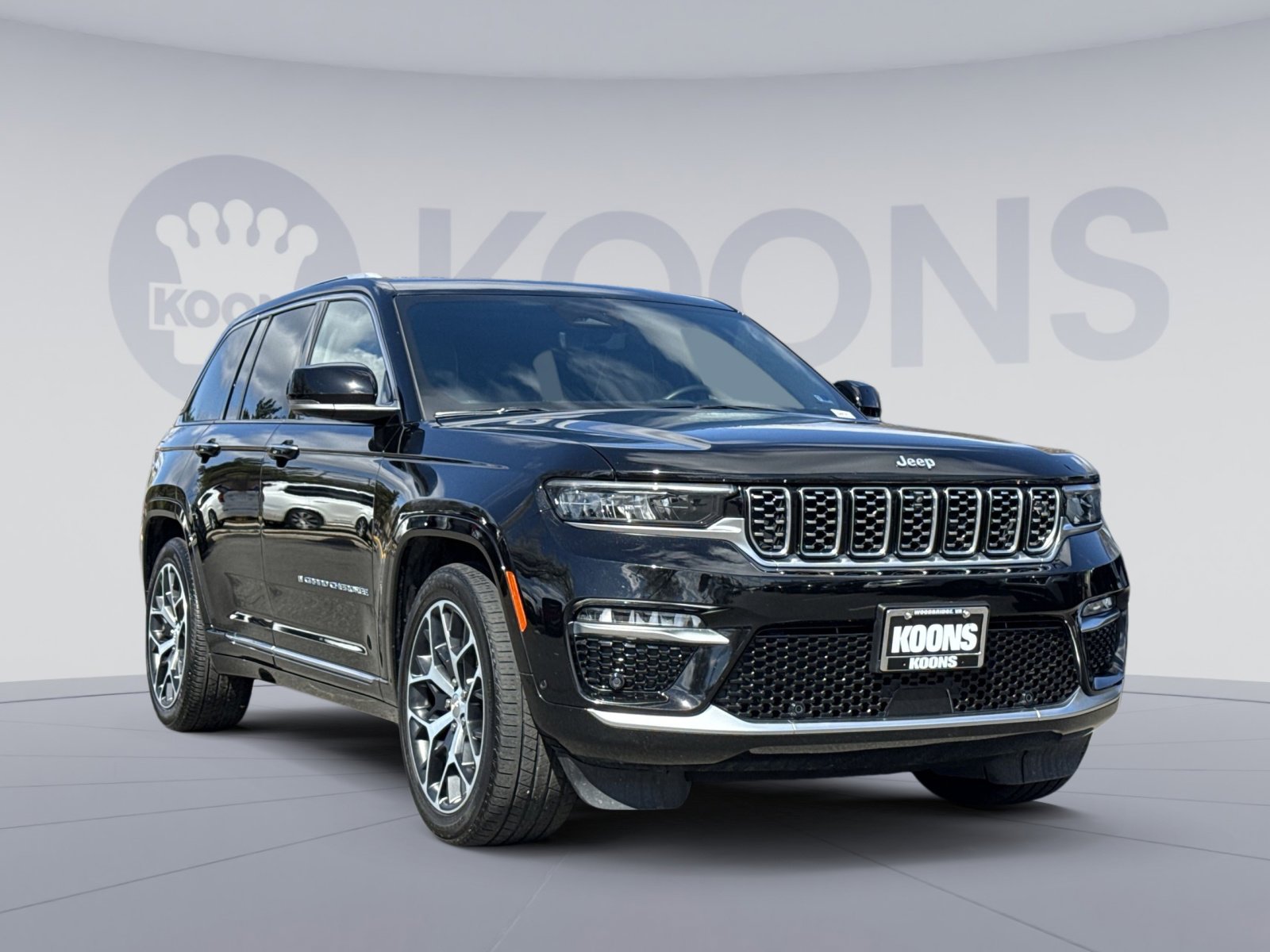 Used 2022 Jeep Grand Cherokee Summit image 10