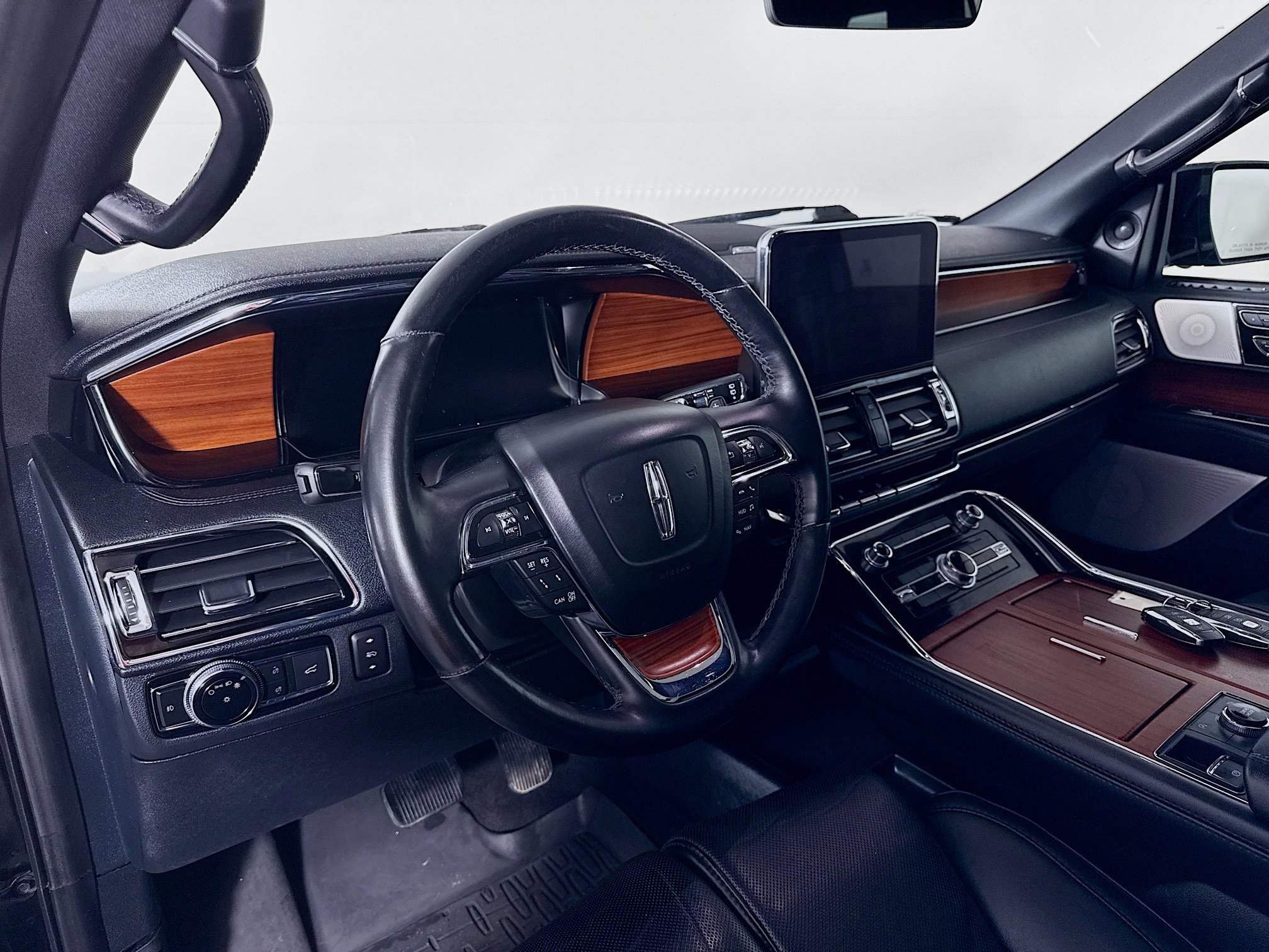 Used 2019 Lincoln Navigator Reserve AWD/4WD image 9