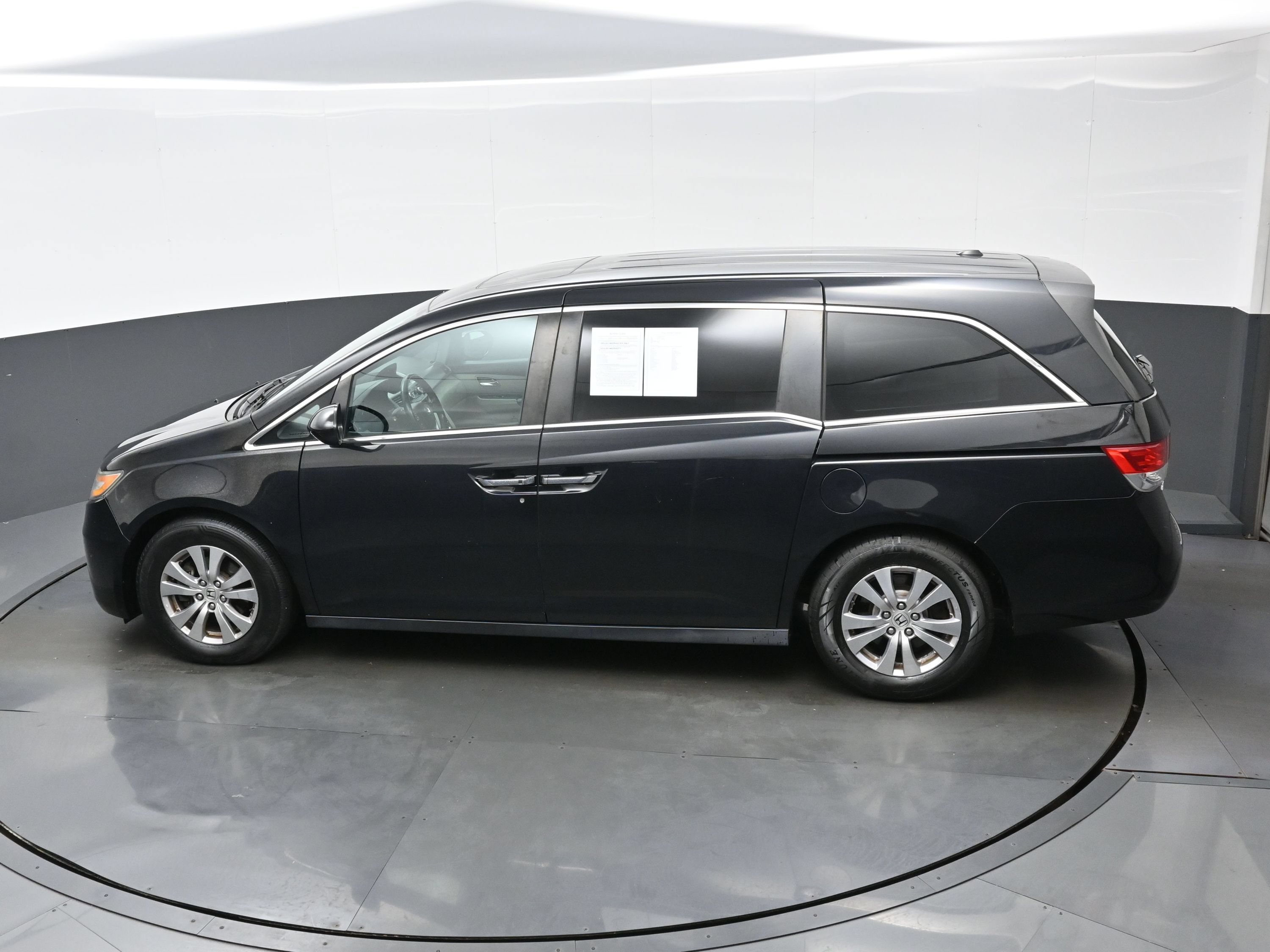 Used 2016 Honda Odyssey EX-L image 36