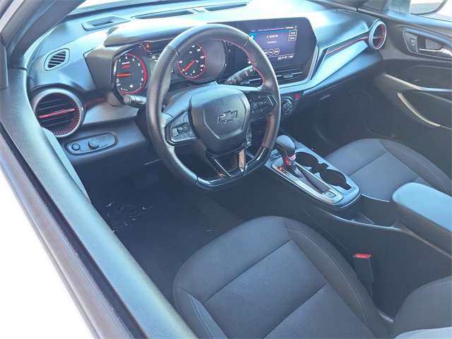 Certified 2025 Chevrolet Trax RS image 6