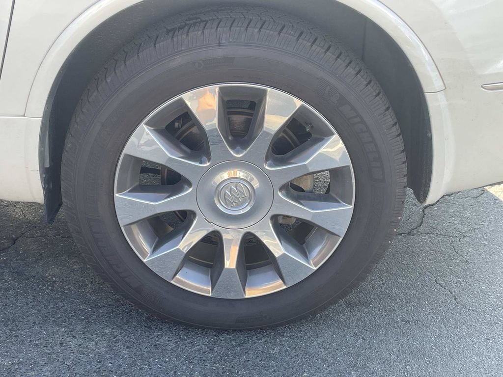 Used 2017 Buick Enclave Premium w/ Enclave Tuscan Edition FWD image 12