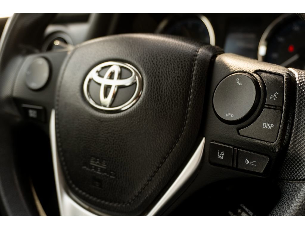 Used 2017 Toyota Corolla LE w/ Carpet Mat Package (TMS) image 26