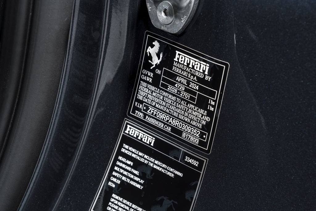 Used 2024 Ferrari Roma Spider RWD image 10