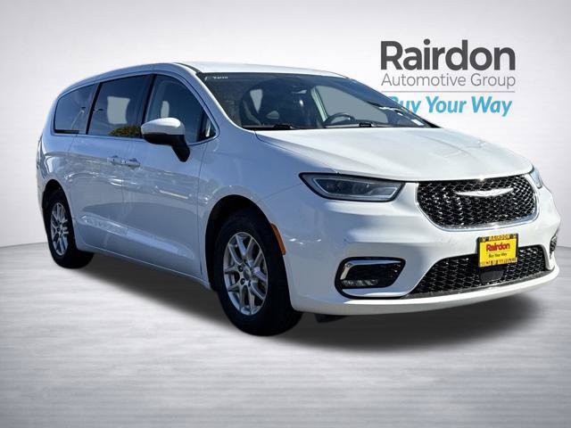 Used 2023 Chrysler Pacifica Touring-L