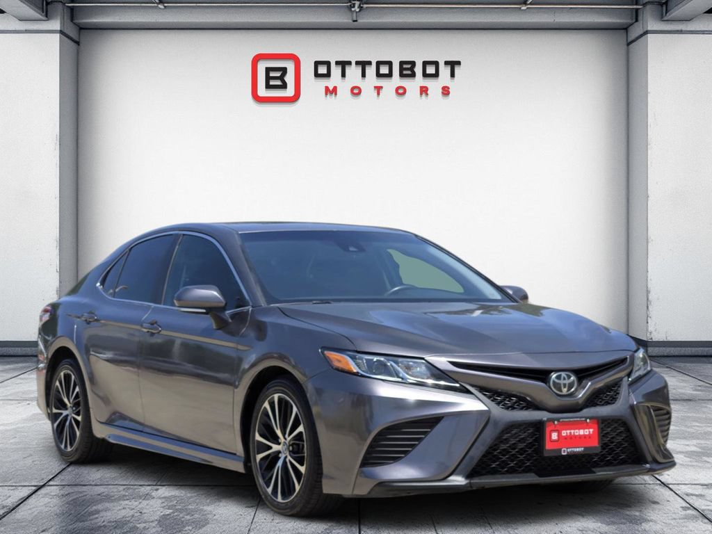 Used 2018 Toyota Camry SE w/ Audio Package FWD image 2