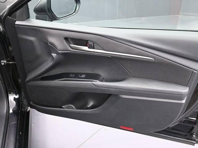 Used 2025 Toyota Camry LE FWD image 31