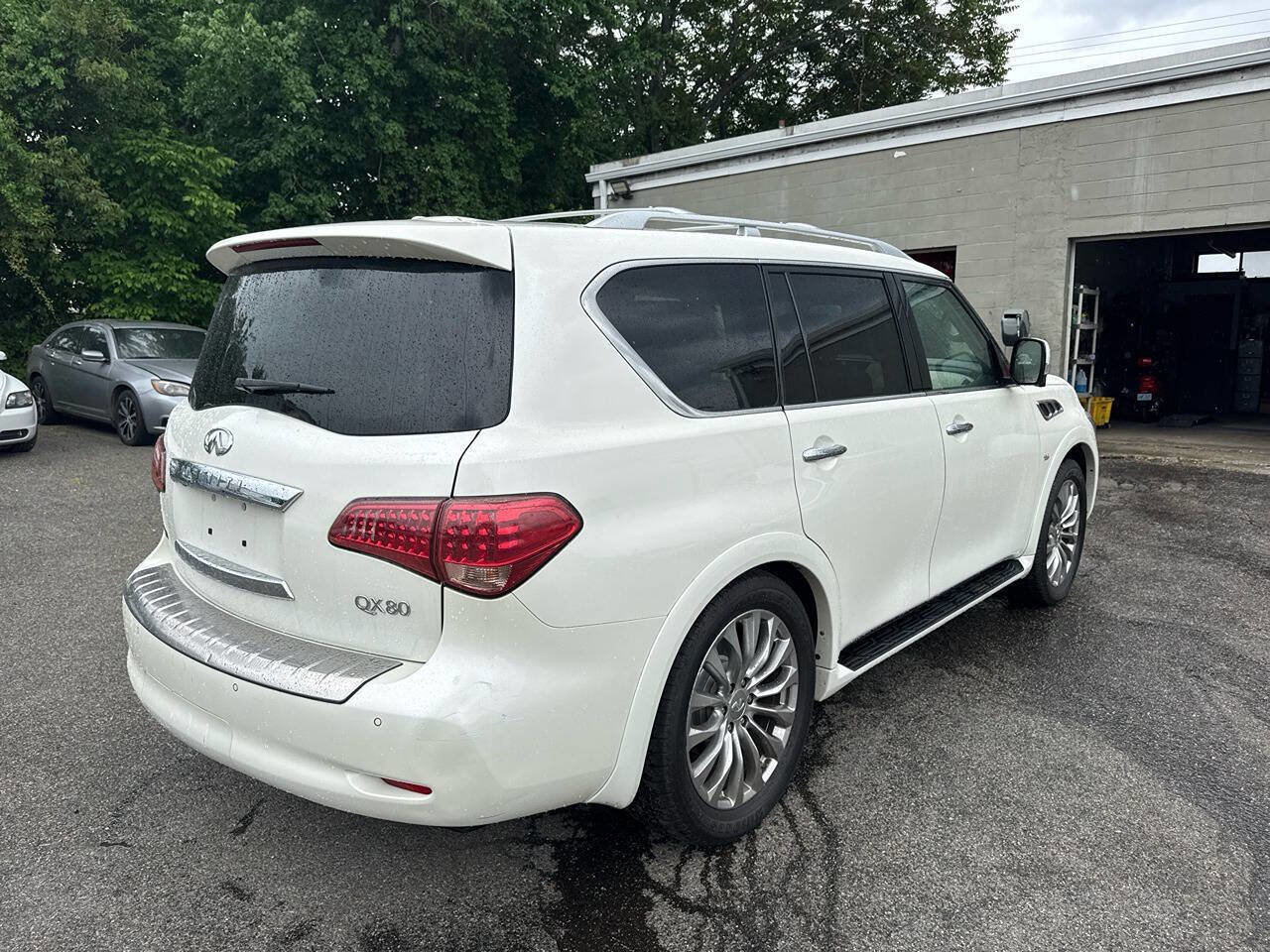 Used 2015 INFINITI QX80 4WD w/ 22" Wheel Package image 8