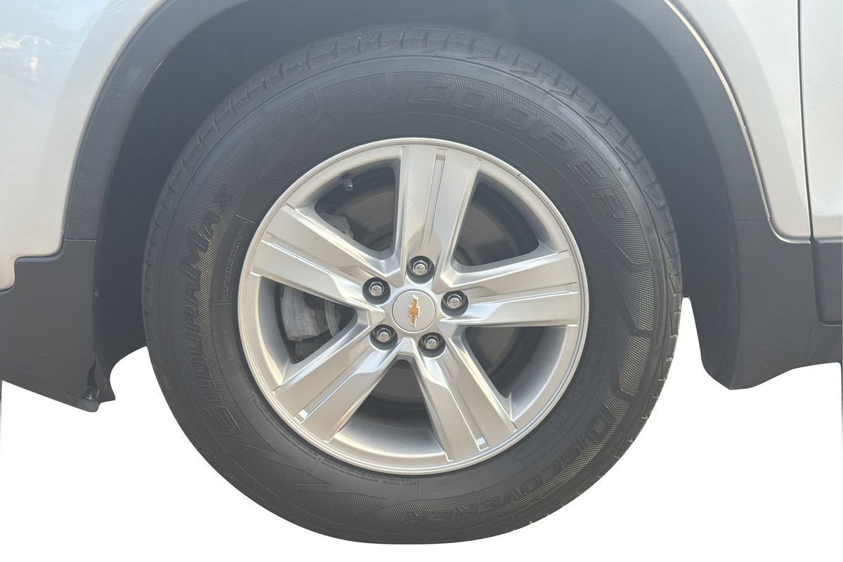 Used 2020 Chevrolet Trax LT w/ LT Convenience Package FWD image 25