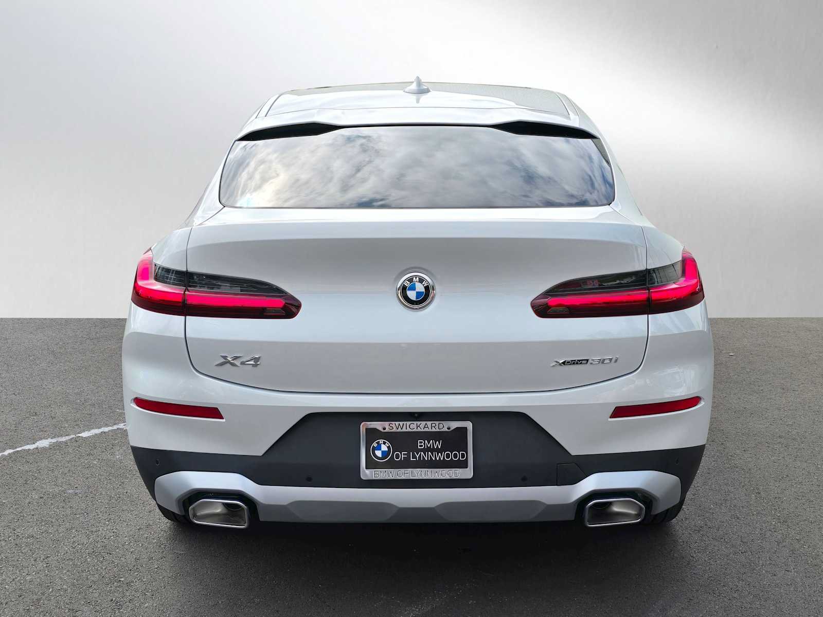 Used 2025 BMW X4 xDrive30i w/ Premium Package AWD/4WD image 5
