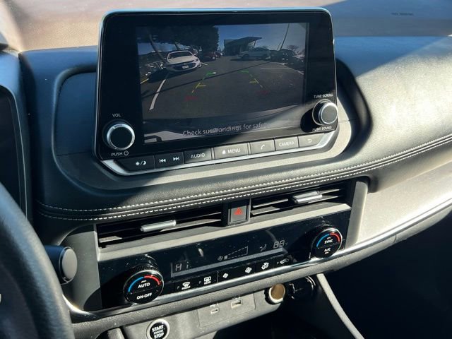 Used 2023 Nissan Rogue SV image 24