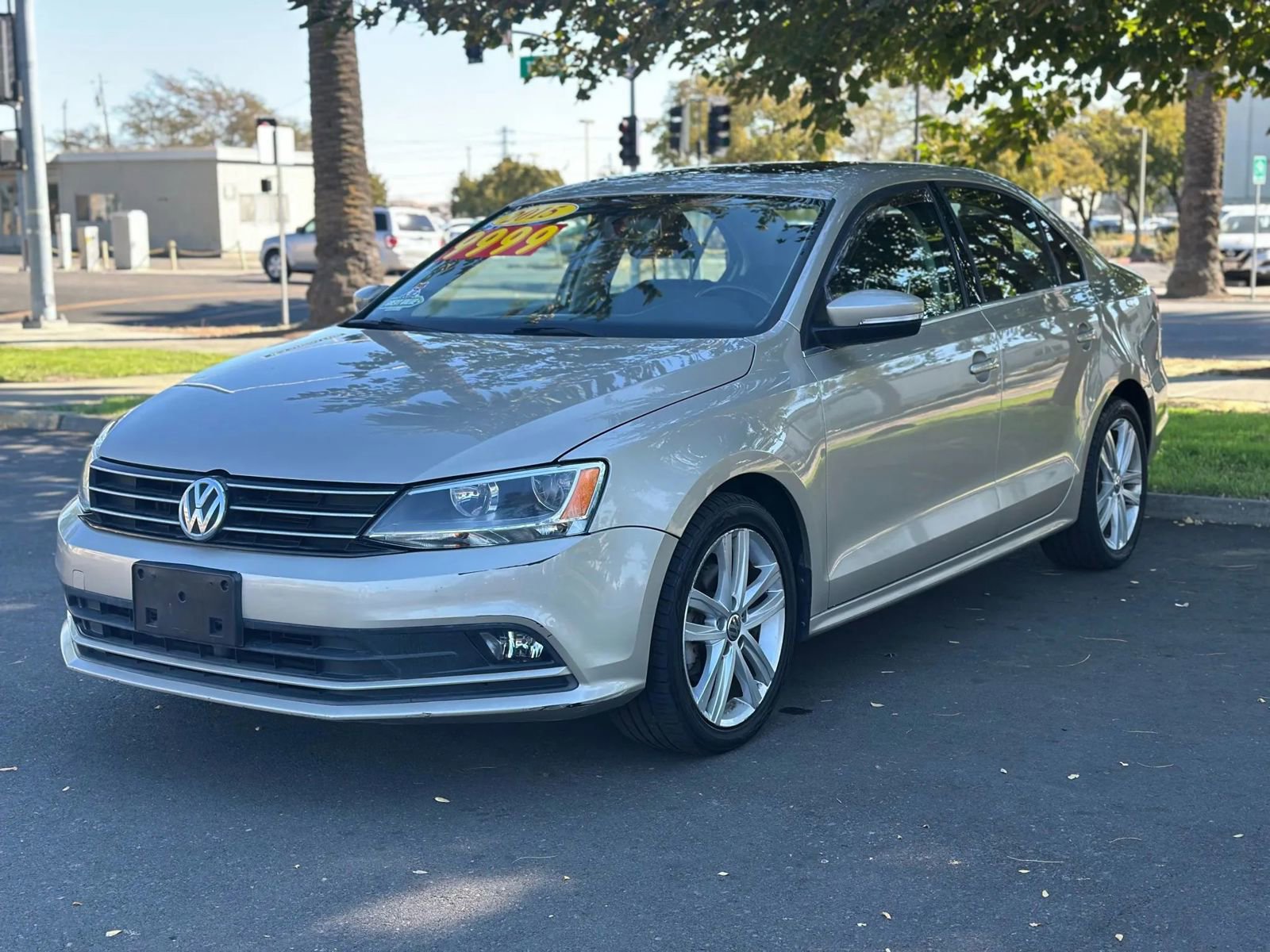 Used 2015 Volkswagen Jetta SEL FWD image 3