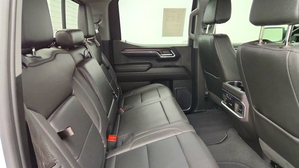 Used 2024 GMC Sierra 1500 SLT AWD/4WD image 21