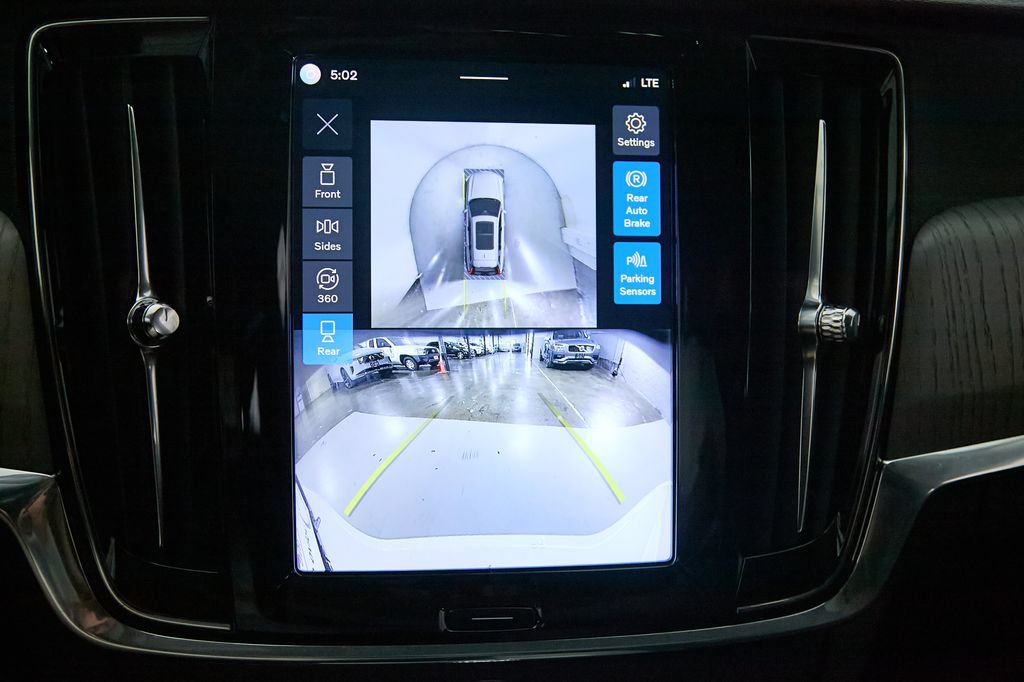 Certified 2025 Volvo V90 B6 Cross Country Plus AWD/4WD image 30