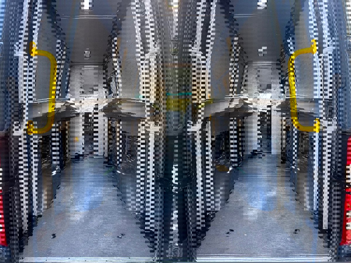 Used 2018 Mercedes-Benz Sprinter 2500 image 8