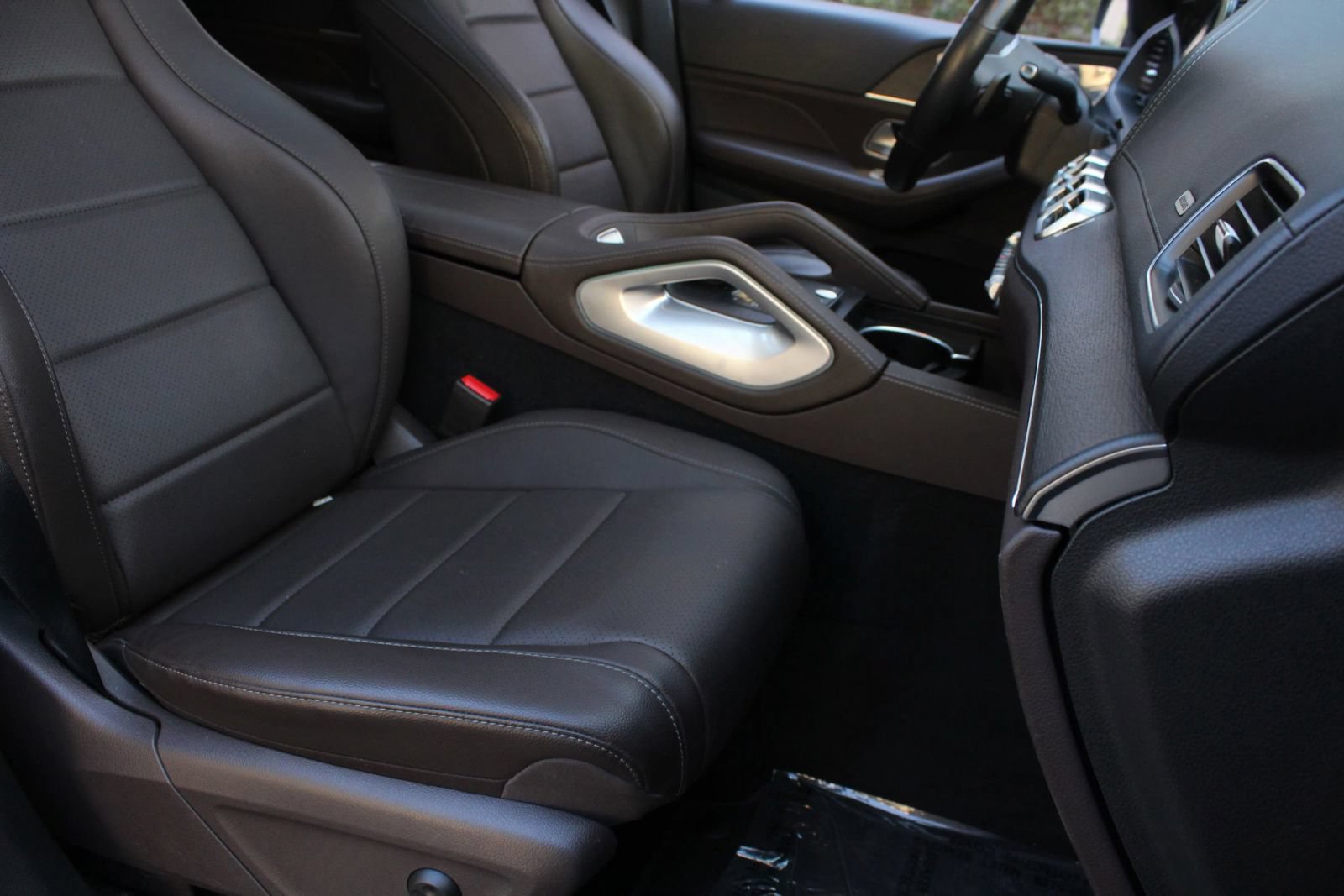 Used 2022 Mercedes-Benz GLS 450 4MATIC image 34