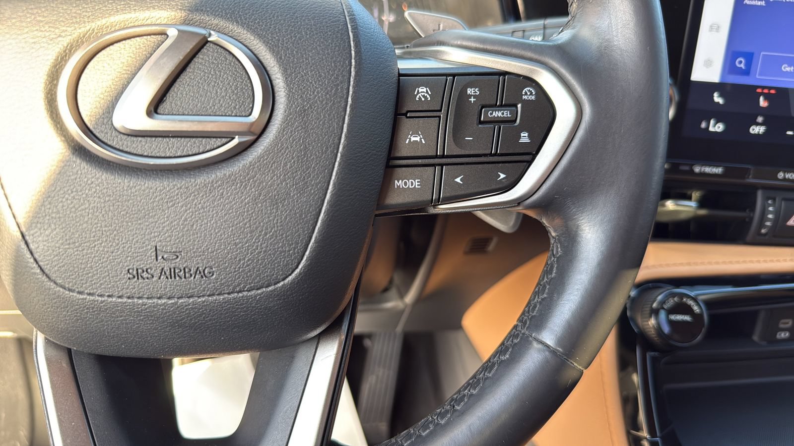 Used 2022 Lexus NX 250 FWD w/ Towing Package (2000 Lbs) image 15