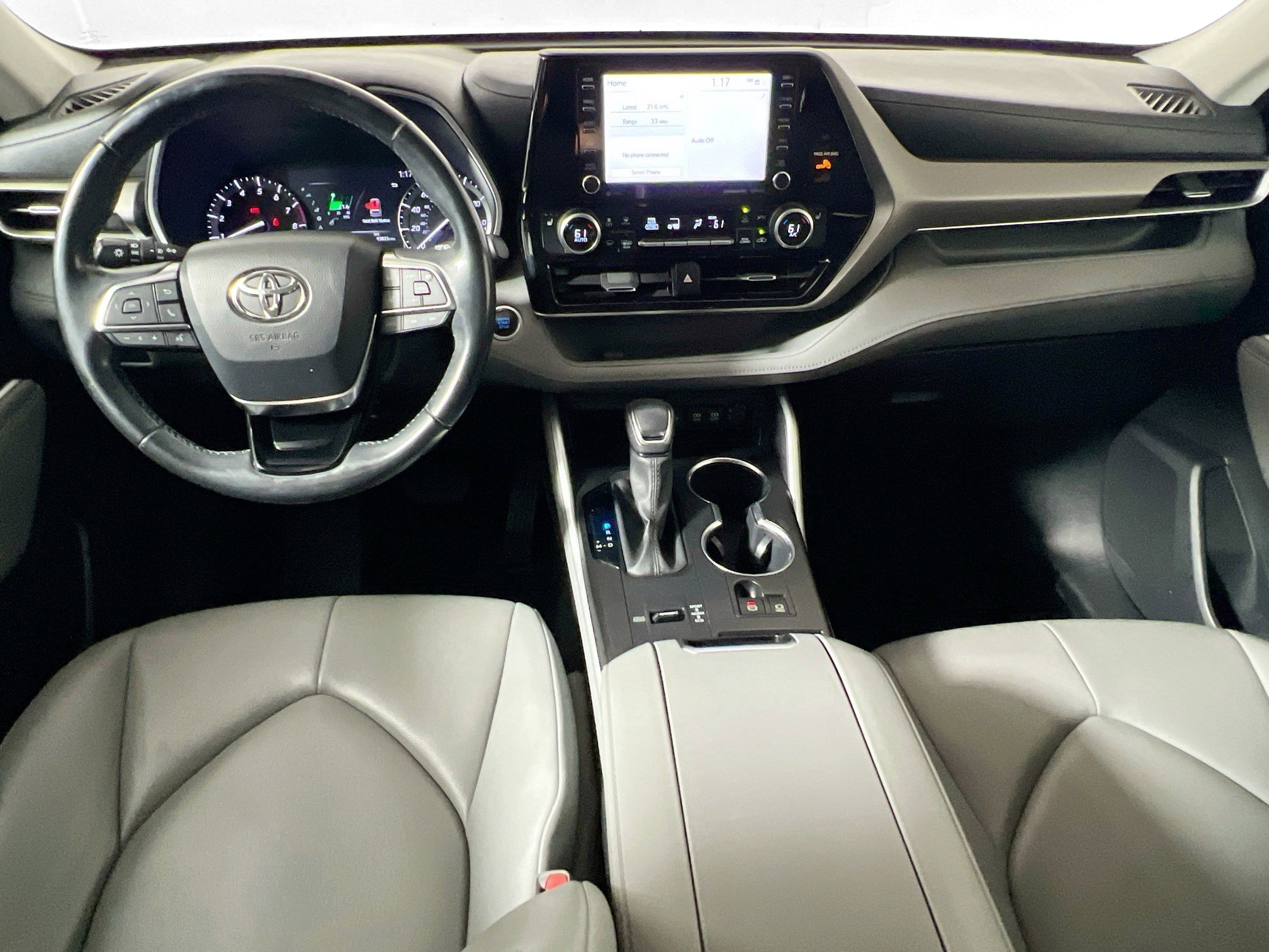 Used 2020 Toyota Highlander XLE image 30