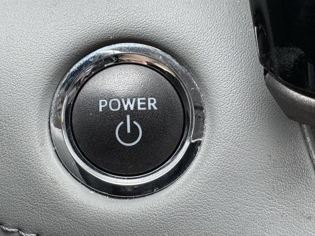 Used 2023 Toyota Highlander Limited image 33