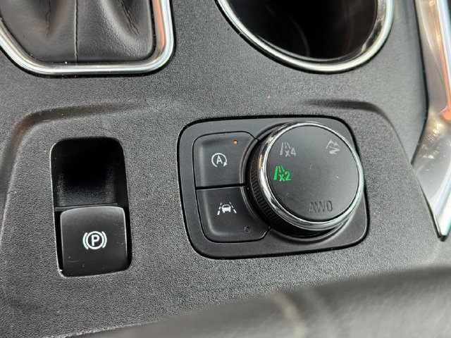 Used 2023 Chevrolet Traverse LT AWD/4WD image 30