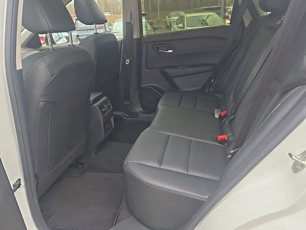 Certified 2023 Nissan Rogue SV w/ SV Premium B Package image 33