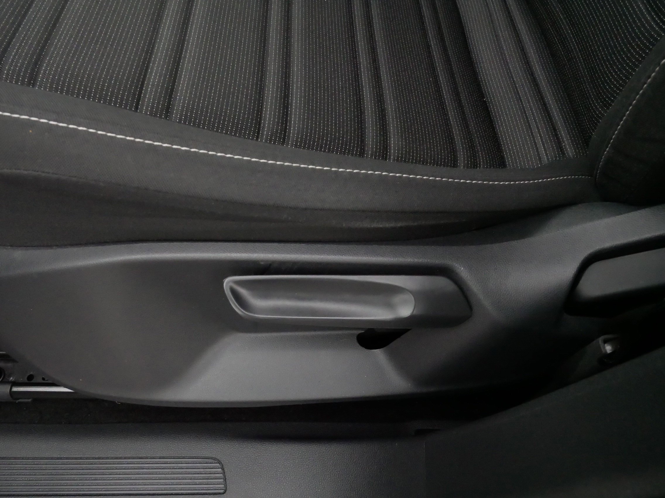 Certified 2022 Volkswagen Tiguan S image 20